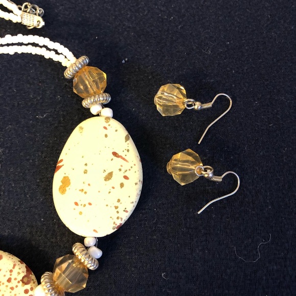 Handmade Woman Necklace - Picture 2 of 5